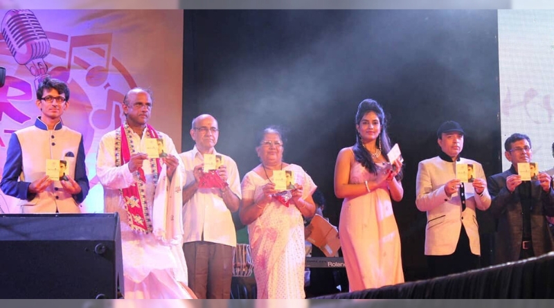 ડૉ. કૃપેશ ઠક્કર ના પ્રથમ ઓડીઓ આલ્બમ 'ક્યાં છે કાનો?' નું લોકાર્પણ તેમના માતા પિતાના હસ્તે કરવામાં આવ્યું.